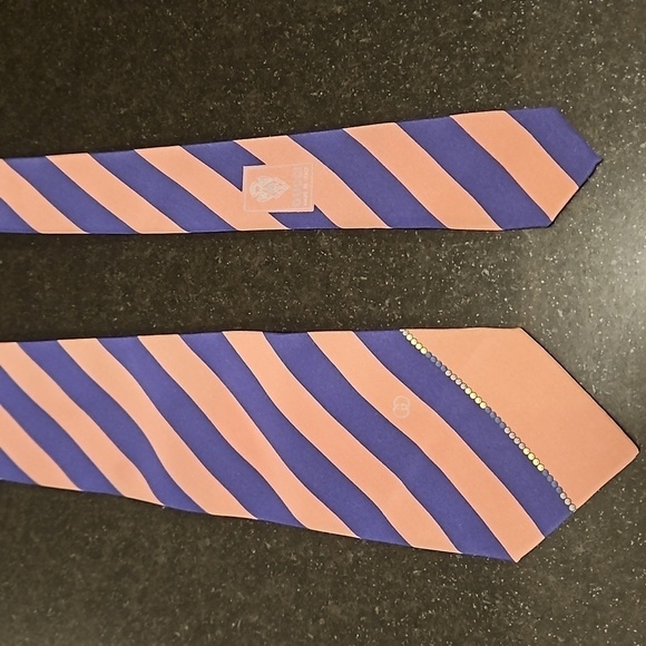 GUCCI 100% Silk Tie ~ Navy Blue & Brown Striped Print - Picture 1 of 9